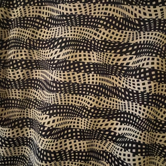 LulaRoe Irma top - Picture 4 of 4